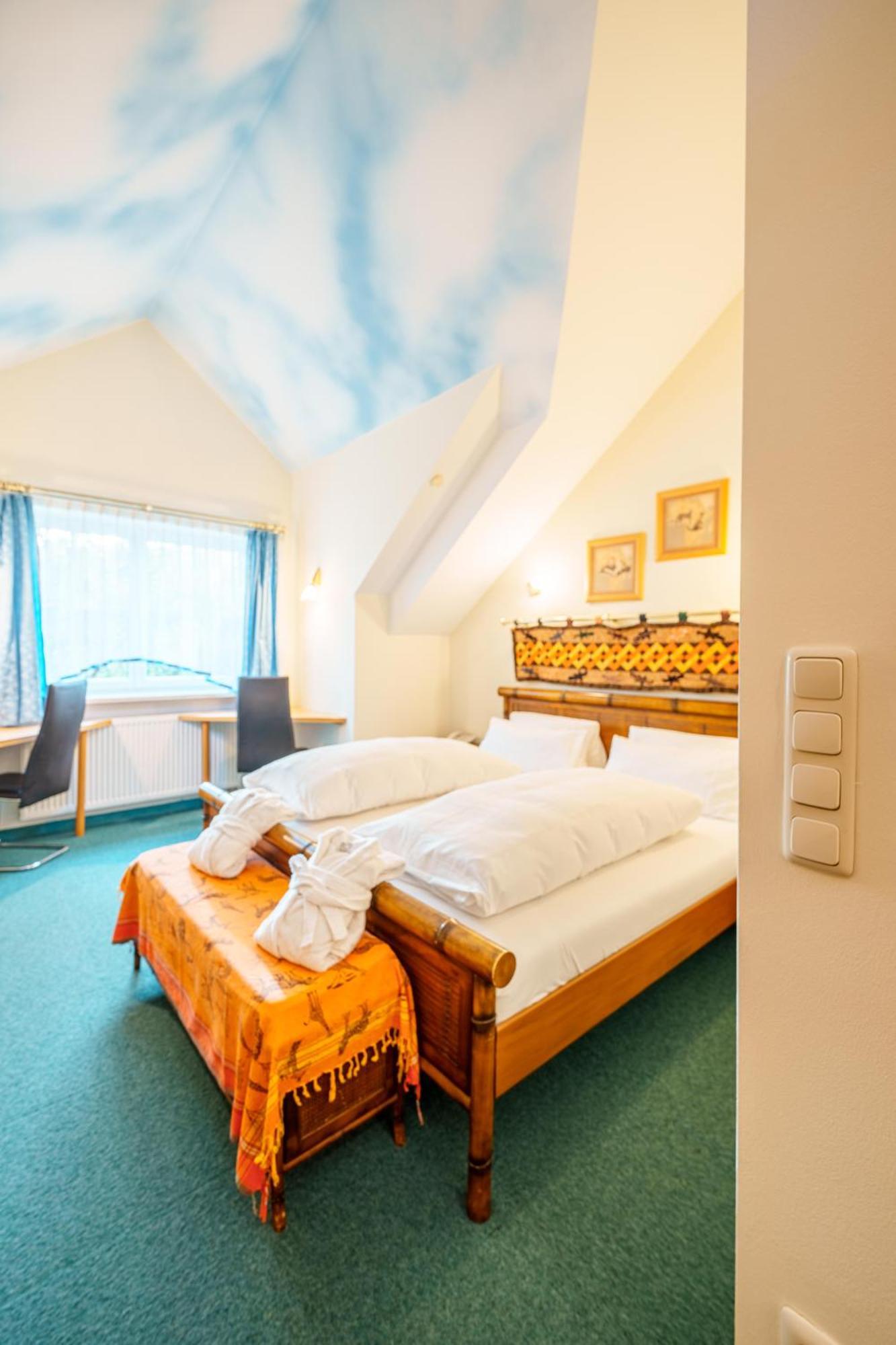 Koenig Ludwig Design Hotel Neu Zimmer Mit Sauna Oder Whirlpool Oder Mehr Altötting Exterior foto