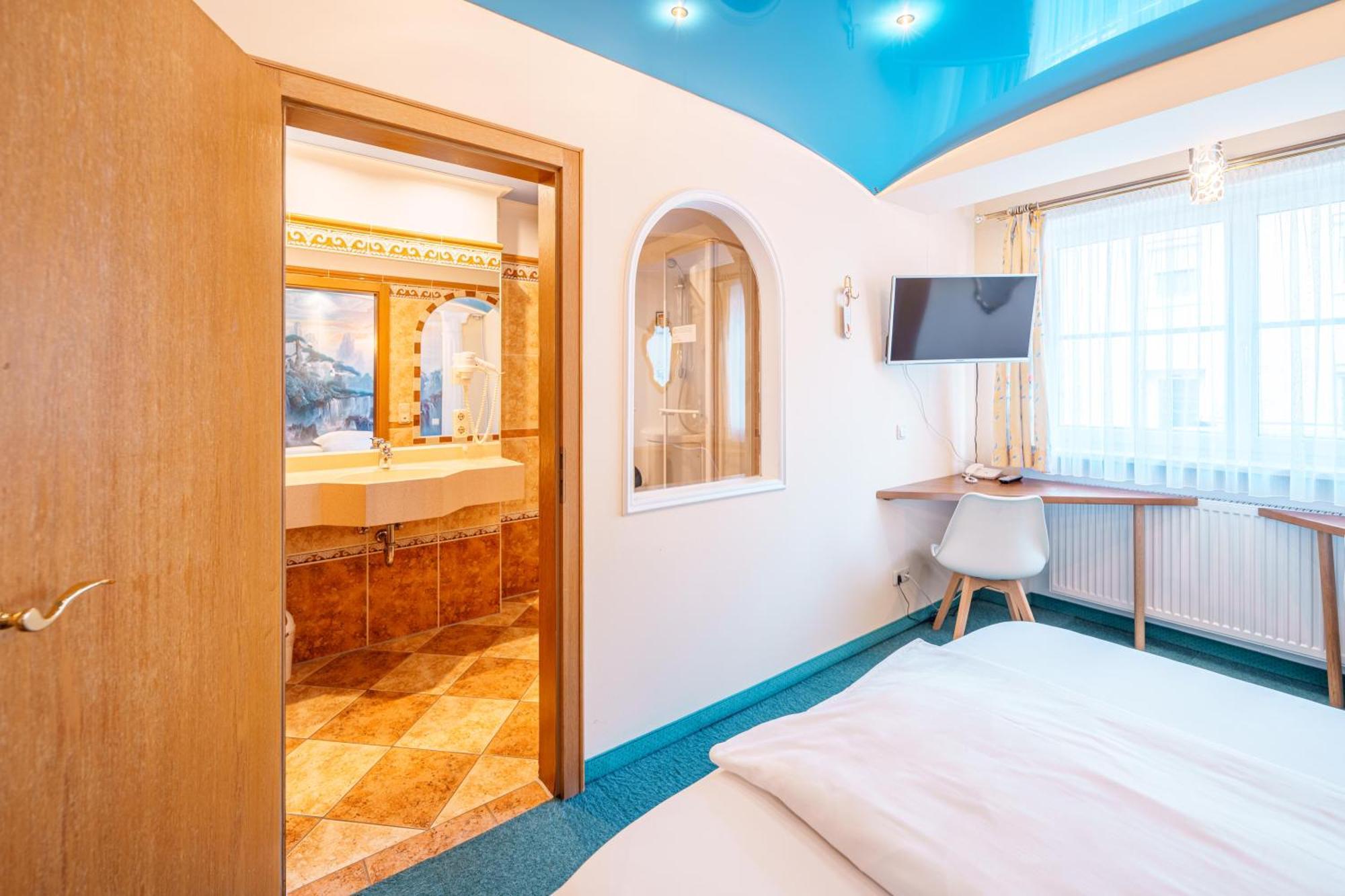 Koenig Ludwig Design Hotel Neu Zimmer Mit Sauna Oder Whirlpool Oder Mehr Altötting Exterior foto