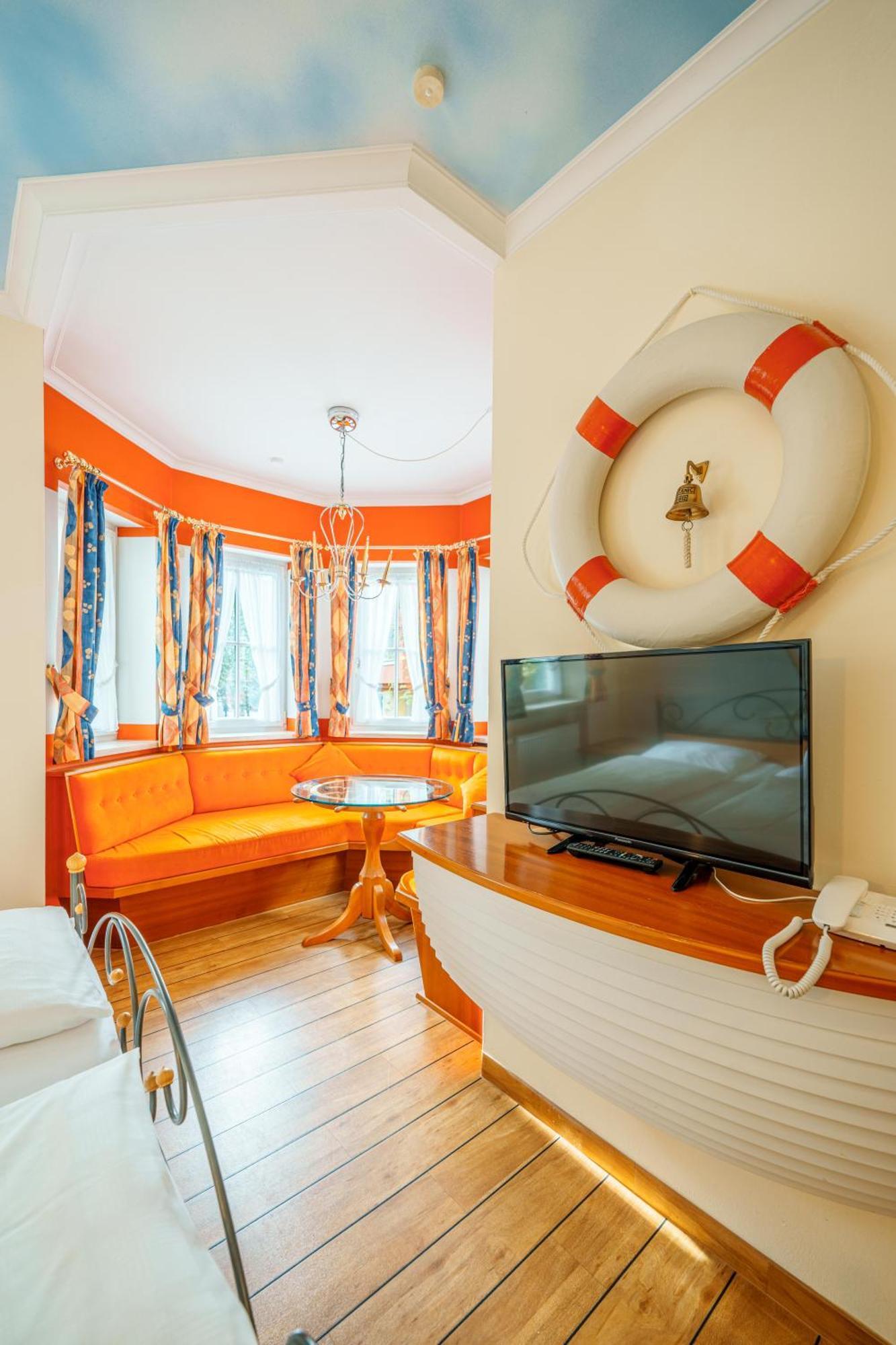 Koenig Ludwig Design Hotel Neu Zimmer Mit Sauna Oder Whirlpool Oder Mehr Altötting Exterior foto