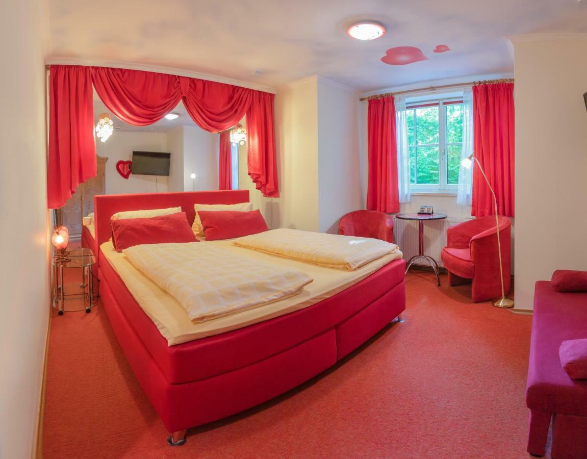 Koenig Ludwig Design Hotel Neu Zimmer Mit Sauna Oder Whirlpool Oder Mehr Altötting Exterior foto